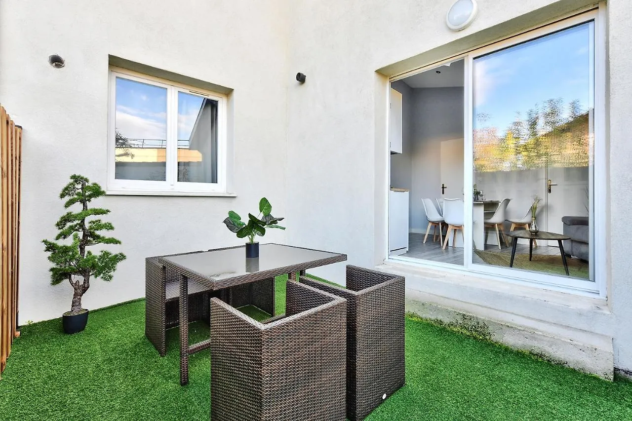 Appartement L'Elegant - Idealement Situe Écully 0*,  France